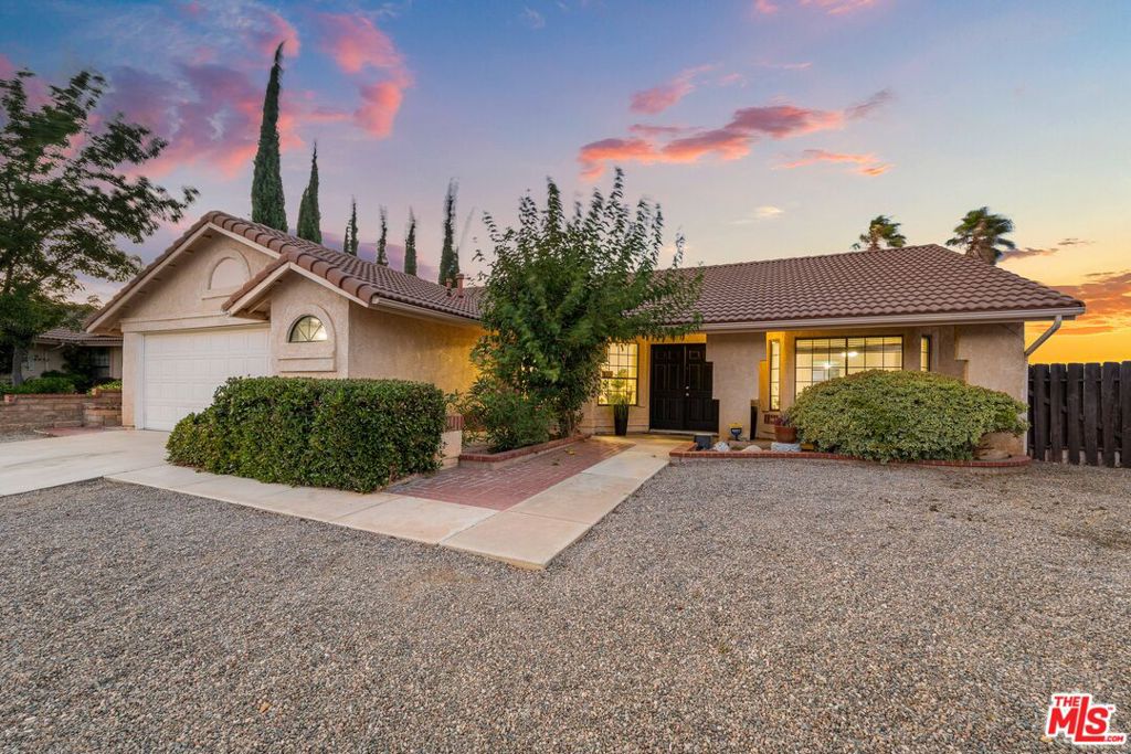 4761 Avenida Vista Verde