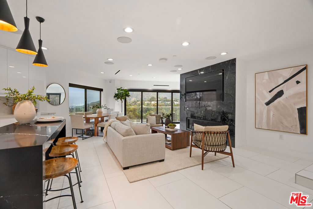7141 Woodrow Wilson Drive