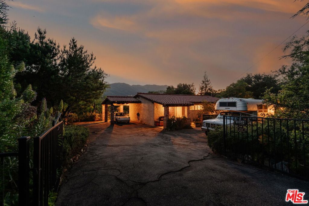 21302 Entrada Road
