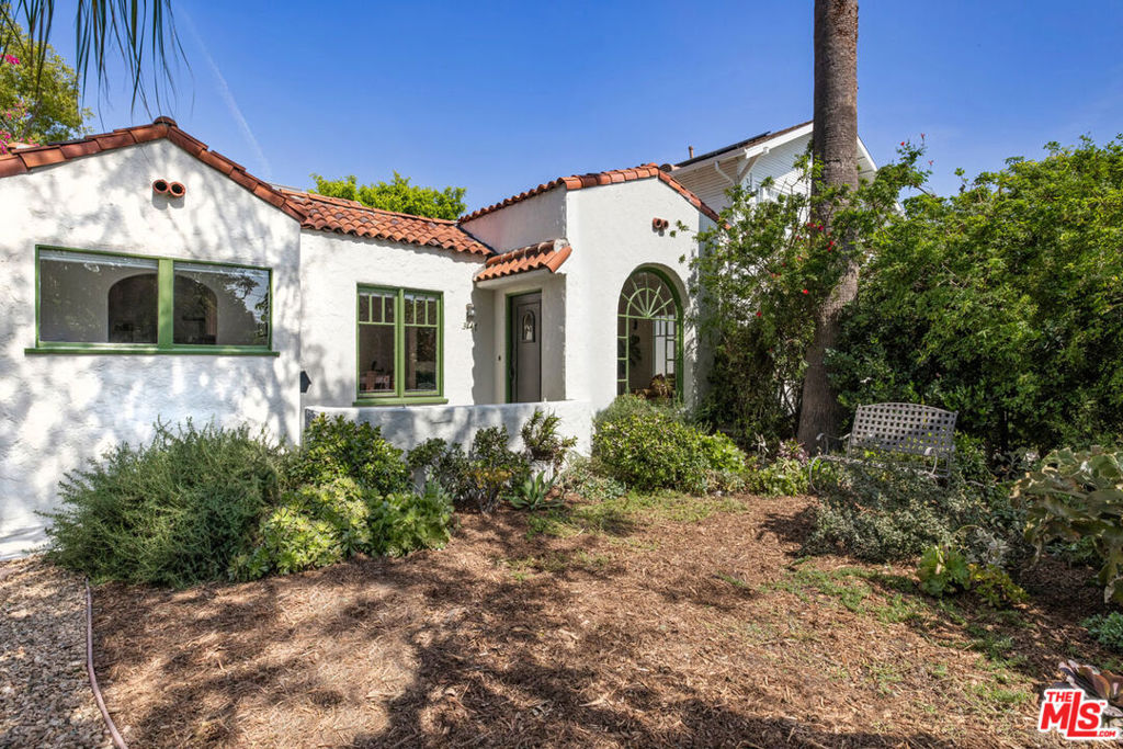 3147 Glenmanor Place
