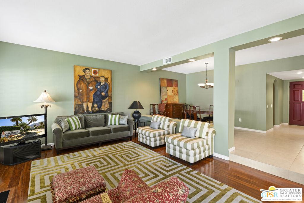 410 Calle El Segundo