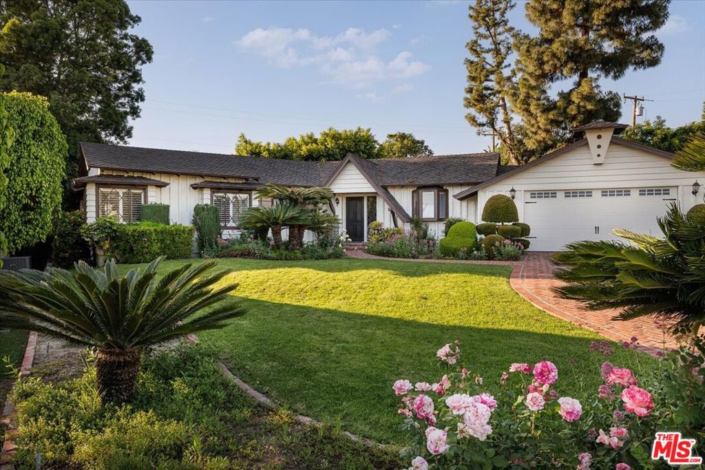 8229 Davista Drive