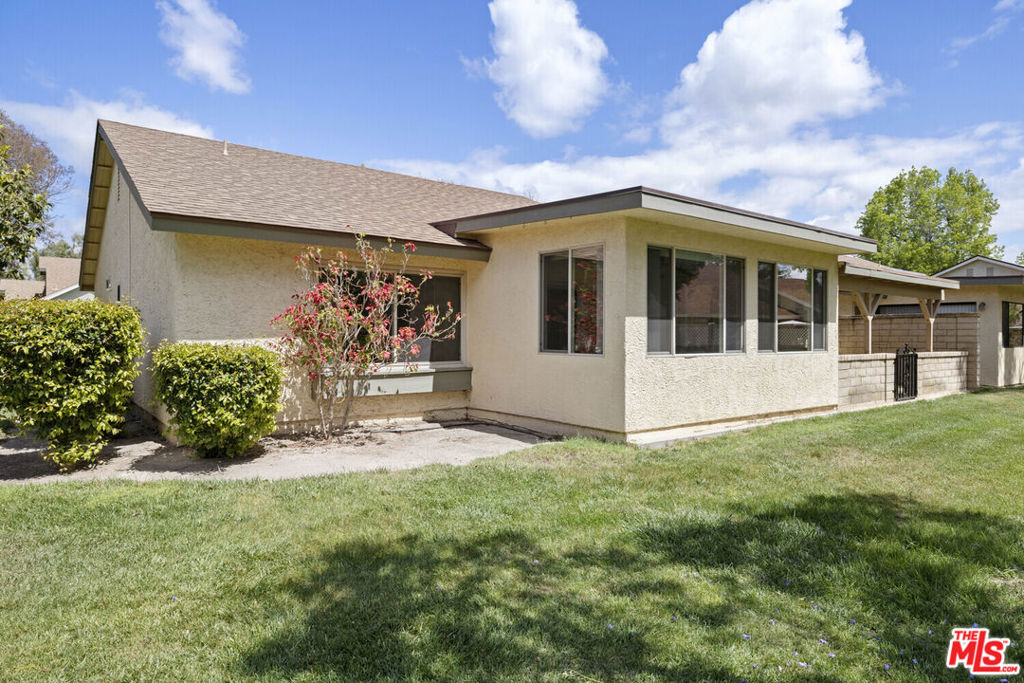 44122 Village 44