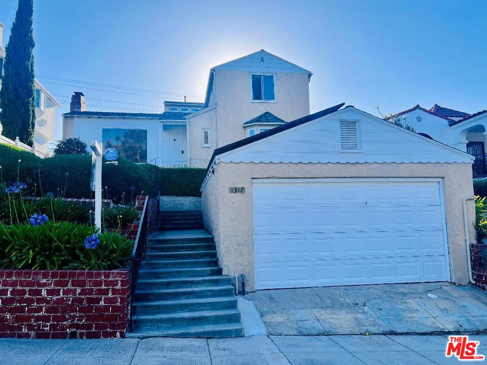 1317 Dodson Avenue