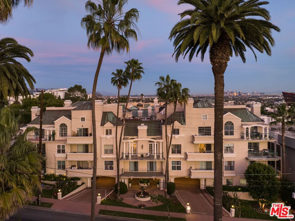 930 Doheny Drive