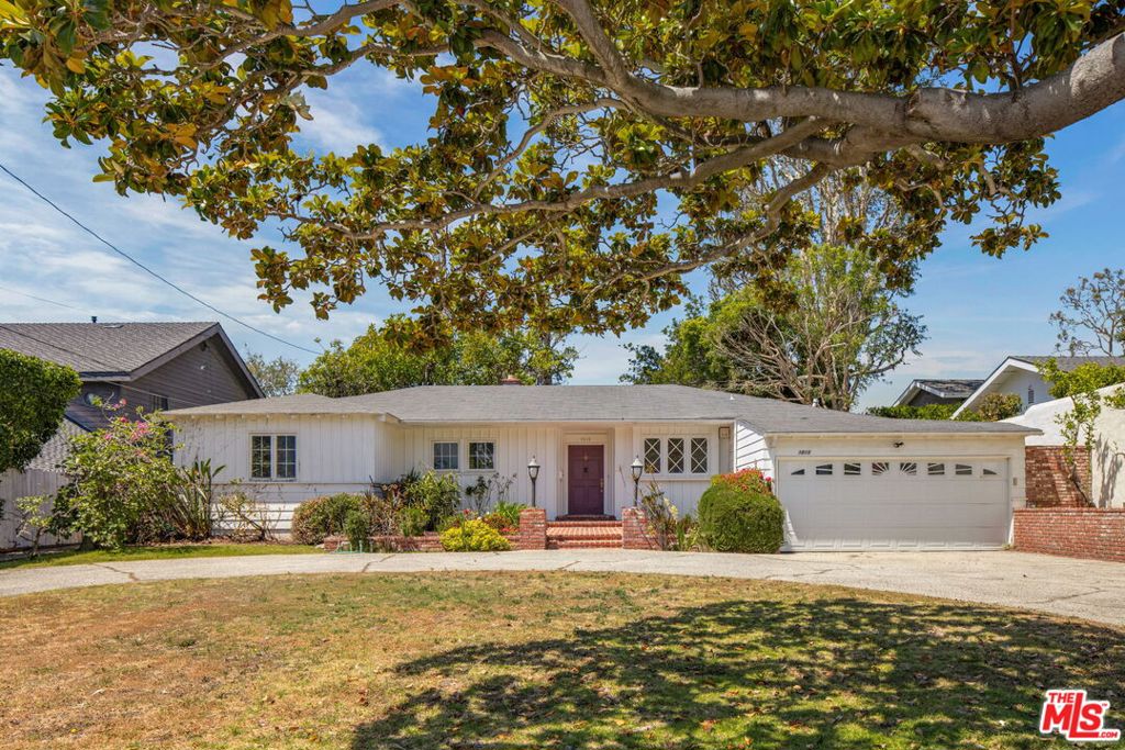 1015 San Vicente Boulevard