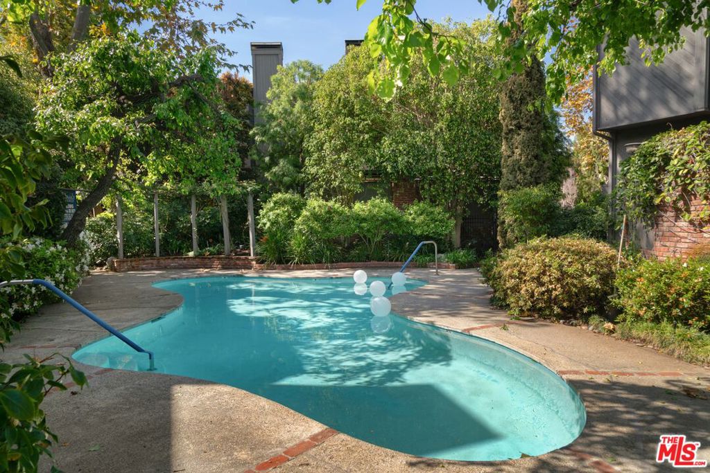 859 Bundy Drive