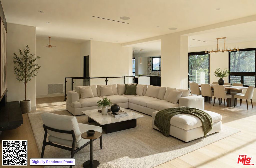 3147 Hollyridge Drive