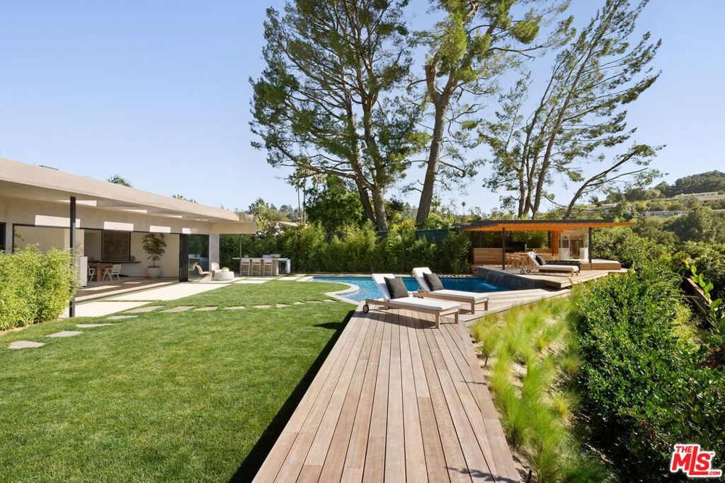 3565 Crownridge Drive
