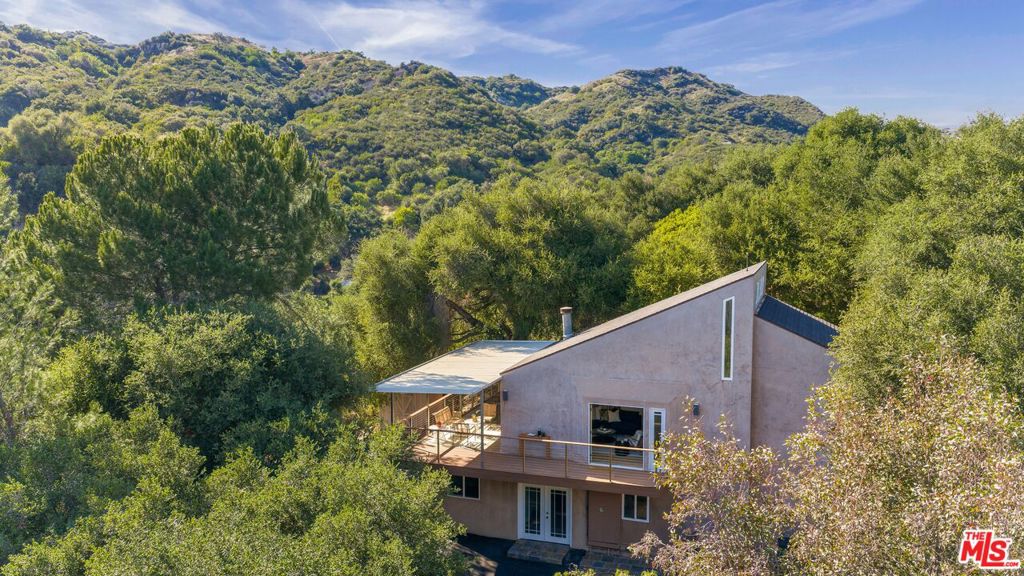 1310 Topanga Canyon Boulevard