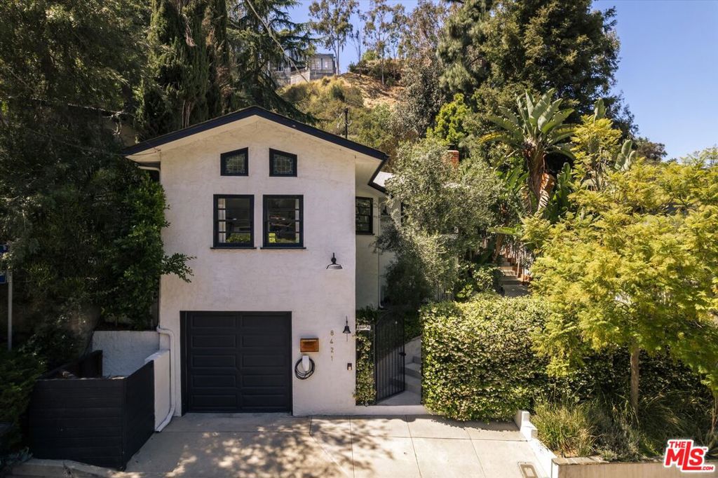 8421 Kirkwood Drive