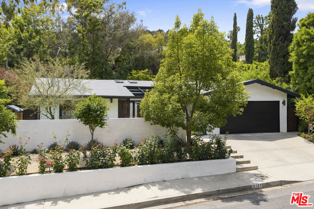 3135 Nichols Canyon Road