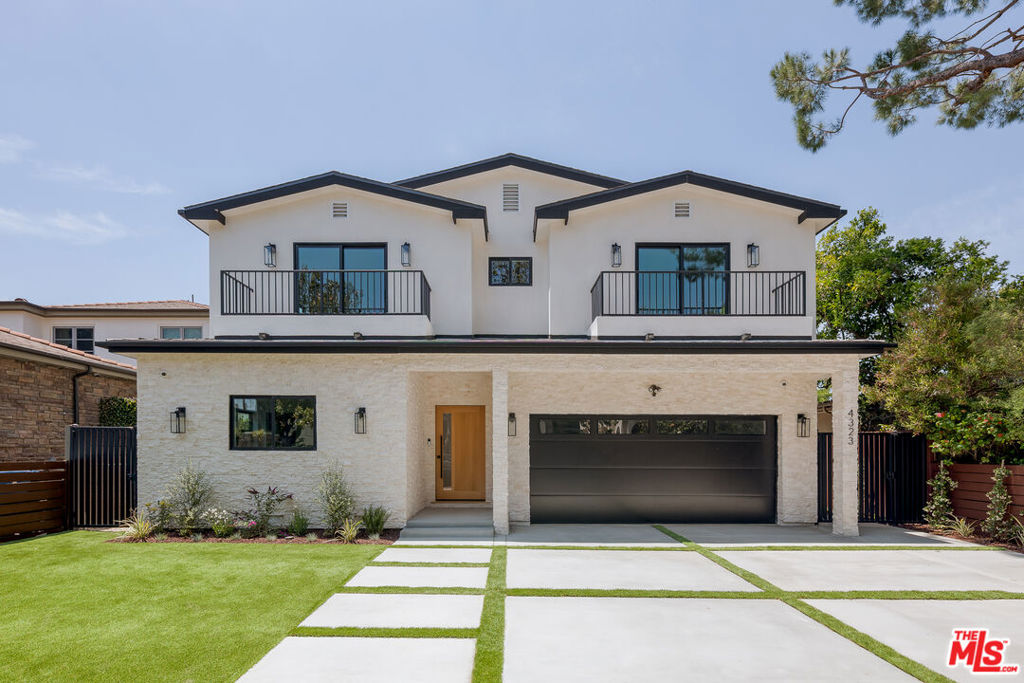 4323 Gentry Avenue