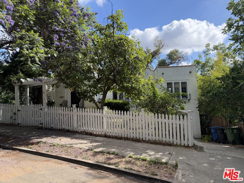 1546 Elevado Street