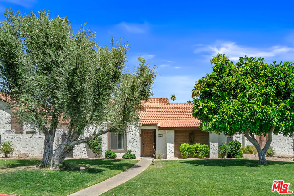 2252 Miramonte Circle