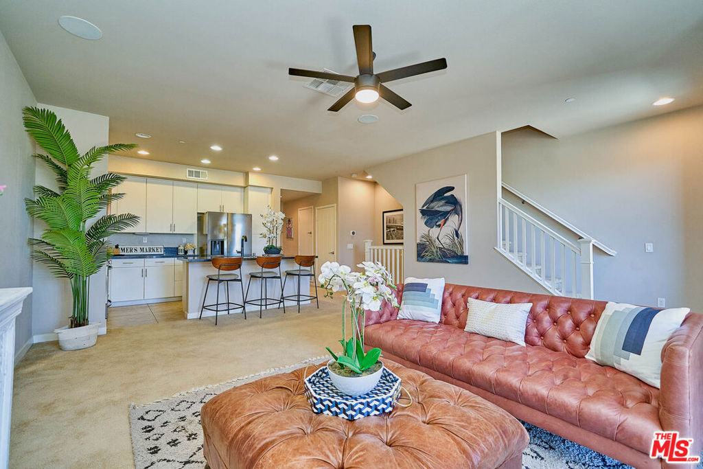 801 Anaheim Boulevard