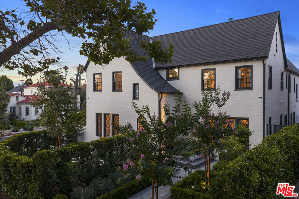 202 Citrus Avenue