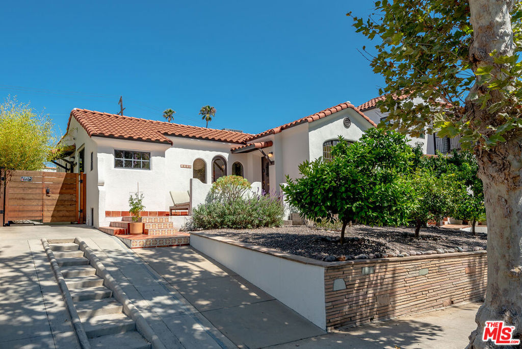 1038 Stanley Avenue