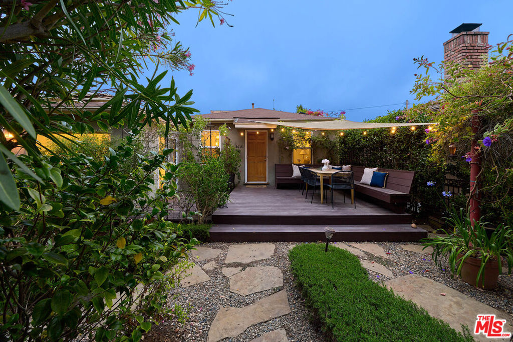 3628 Rosewood Avenue