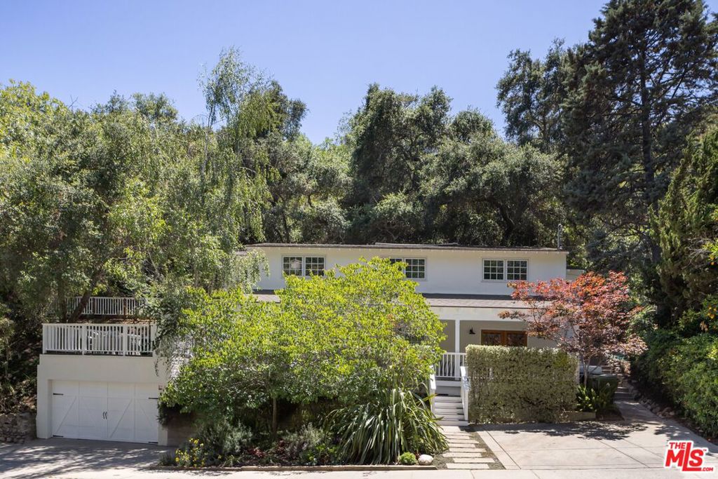 2425 Laurel Pass