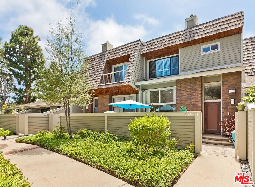 13121 Mindanao Way