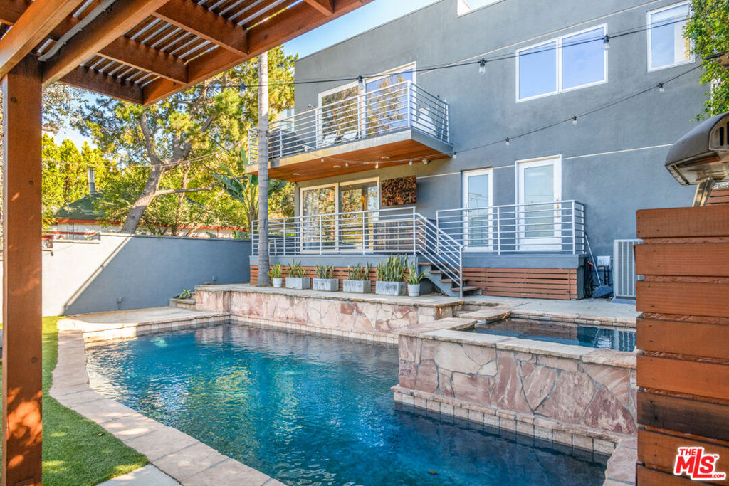 6830 Cahuenga Park Trail