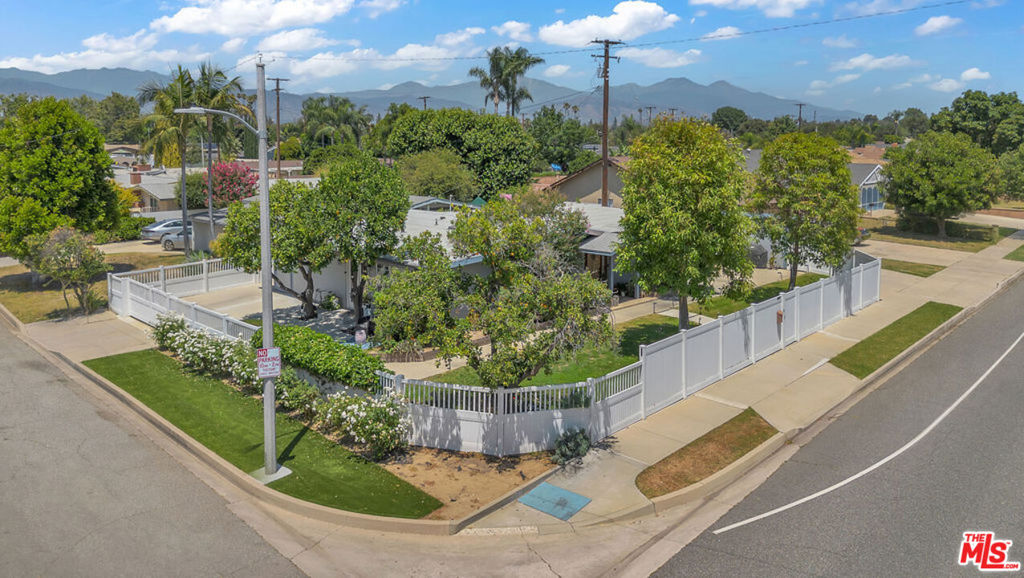 1215 Rowland Avenue