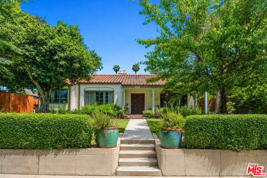 831 Rio Grande Street