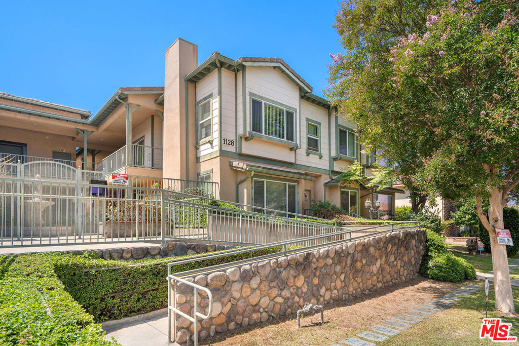 1128 Duarte Road