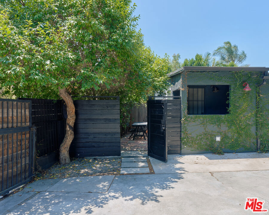 2715 Guirado Street