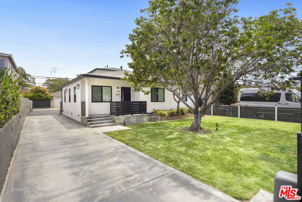 2808 Barrington