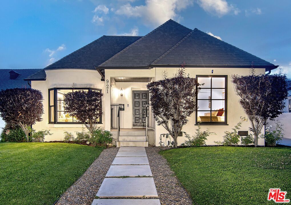 921 Sierra Bonita Avenue
