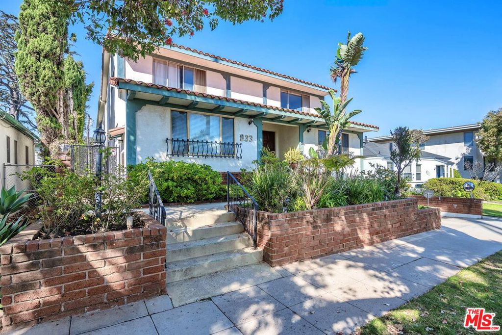 833 21st Street