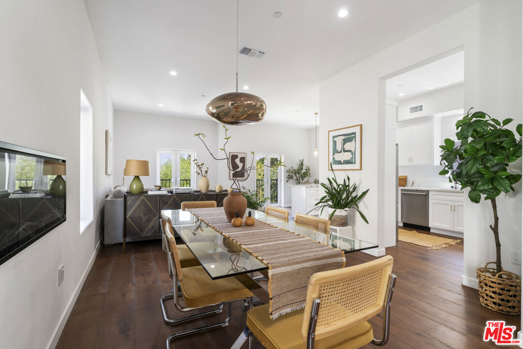 3787 Glenalbyn Drive