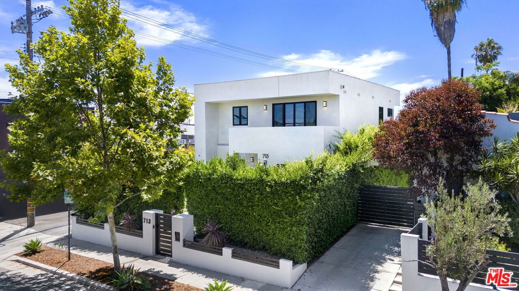 713 Sierra Bonita Avenue