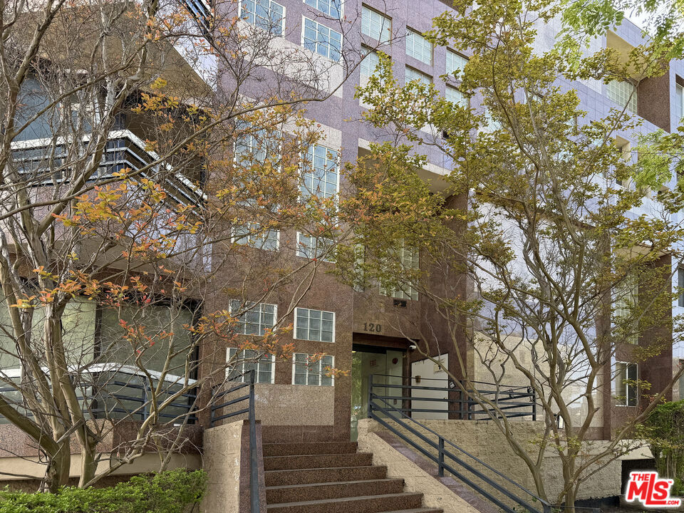 120 Crescent Drive