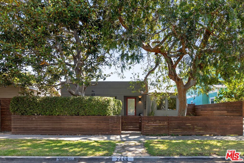 2458 Walnut Avenue