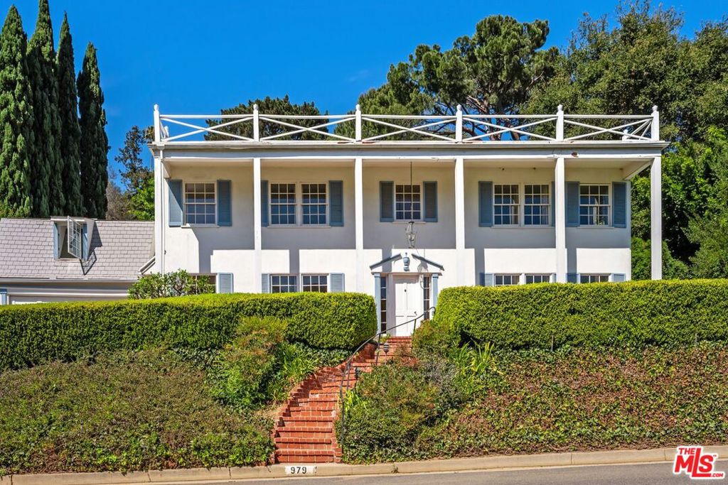 979 Casiano Road