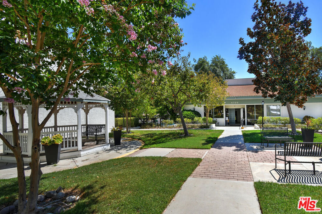 4706 Park Granada
