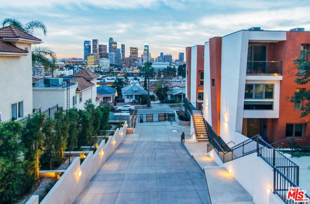 1015 Figueroa Terrace