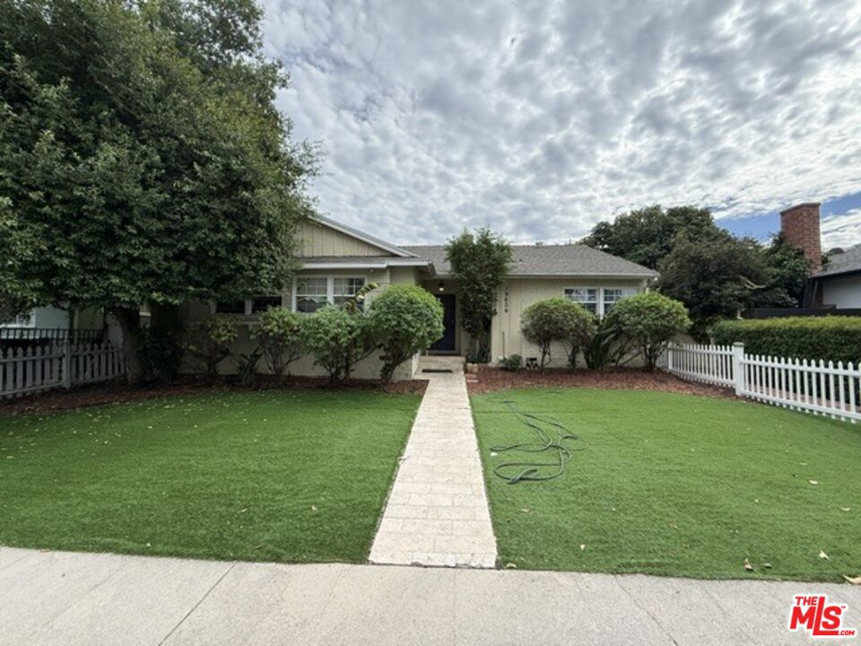 19604 Victory Boulevard