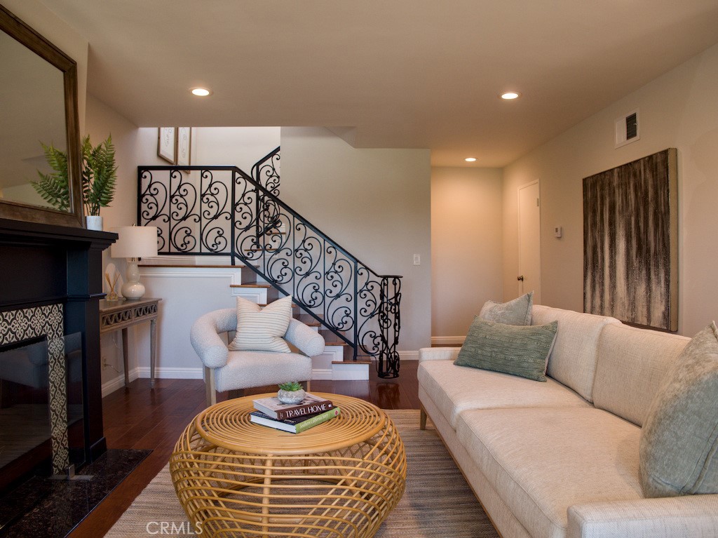 263 Sierra Madre