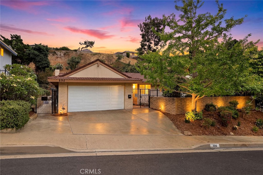 894 Crest Vista Drive