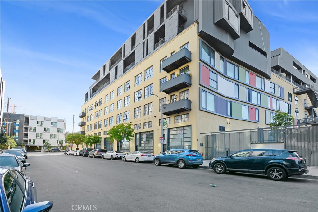 200 San Fernando