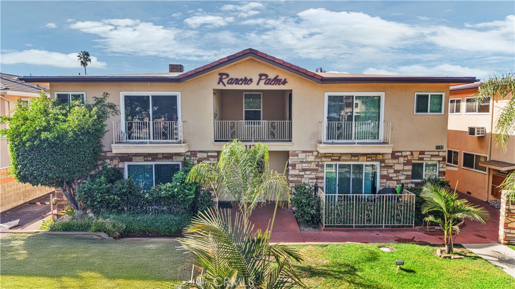 1122 Huntington Drive