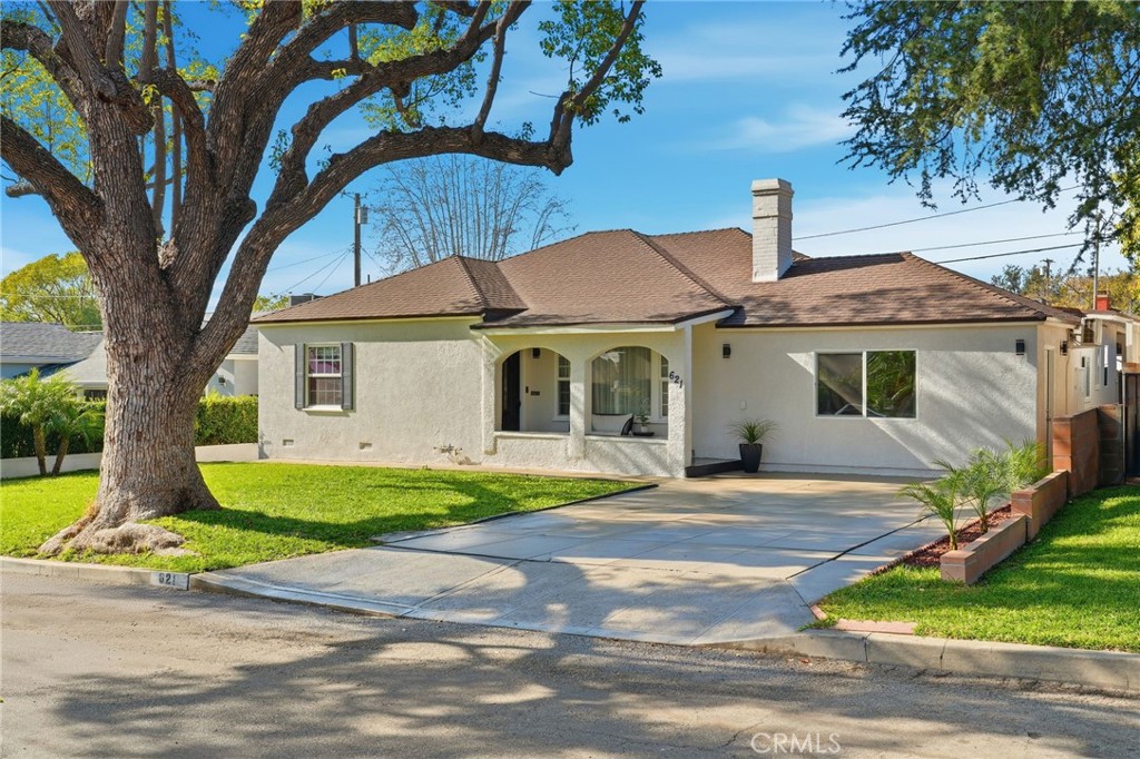 621 Roselli Street