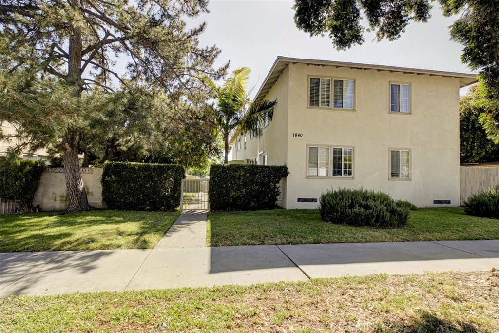 1840 Glenoaks Blvd.