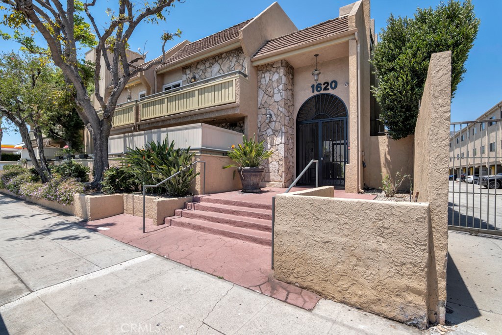 1620 San Fernando