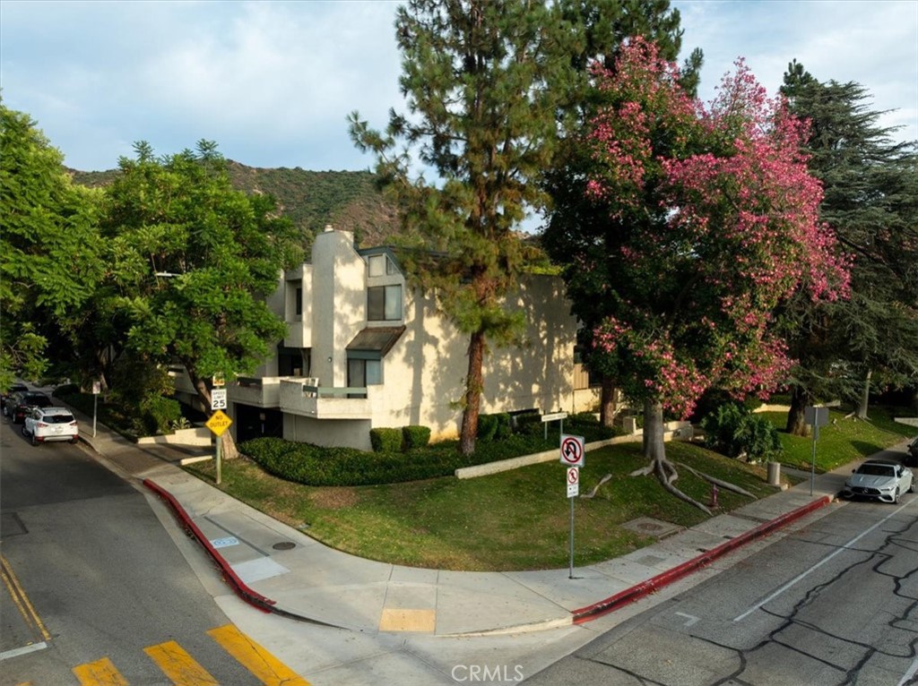 1734 Verdugo