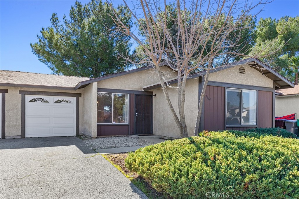 5464 Evelyn Drive